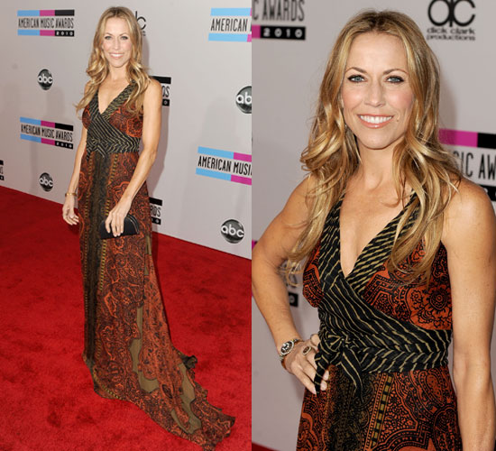 Cop the Look: Sheryl Crow at 2010 AMA’s